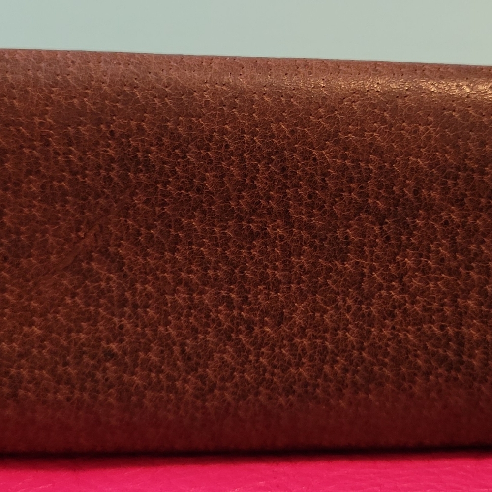 Vintage Gucci Brown Leather 3 Hook Key Case- 1 call out on inside snap. - Picture 4 of 9